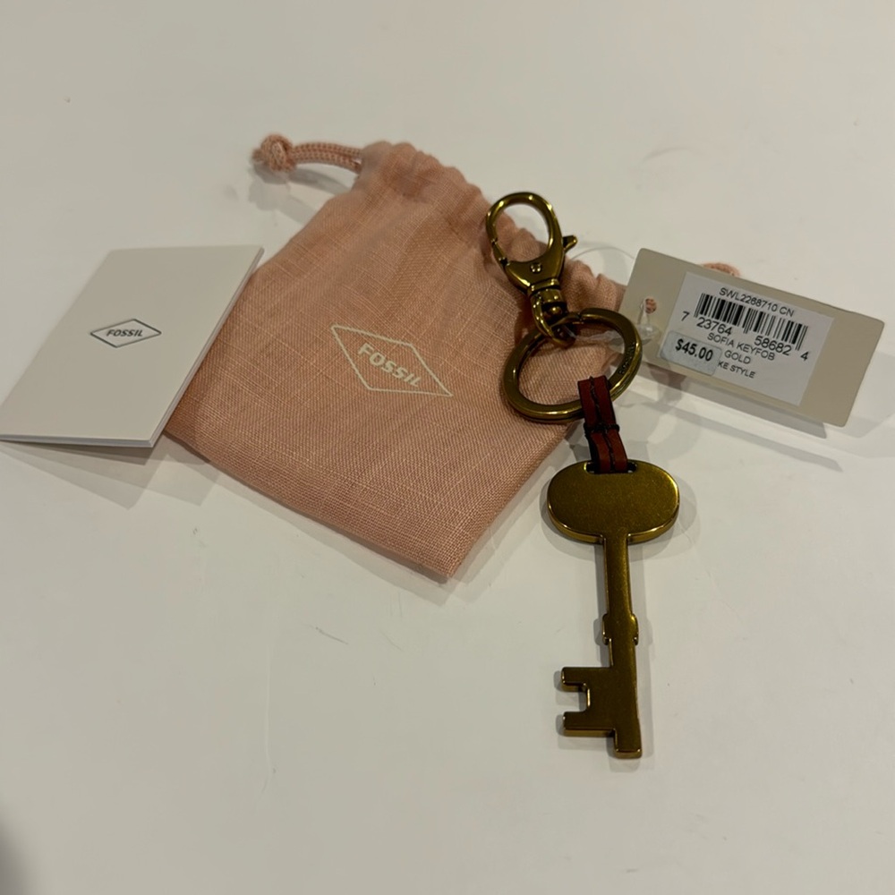 Fossil NWT Sofia Keychain in Brass Gold with Leather Trim with Dust Bag. - Picture 1 of 6